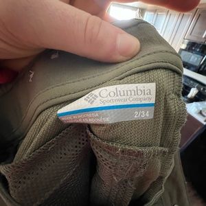 Columbia green hiking pants. Size 2/34